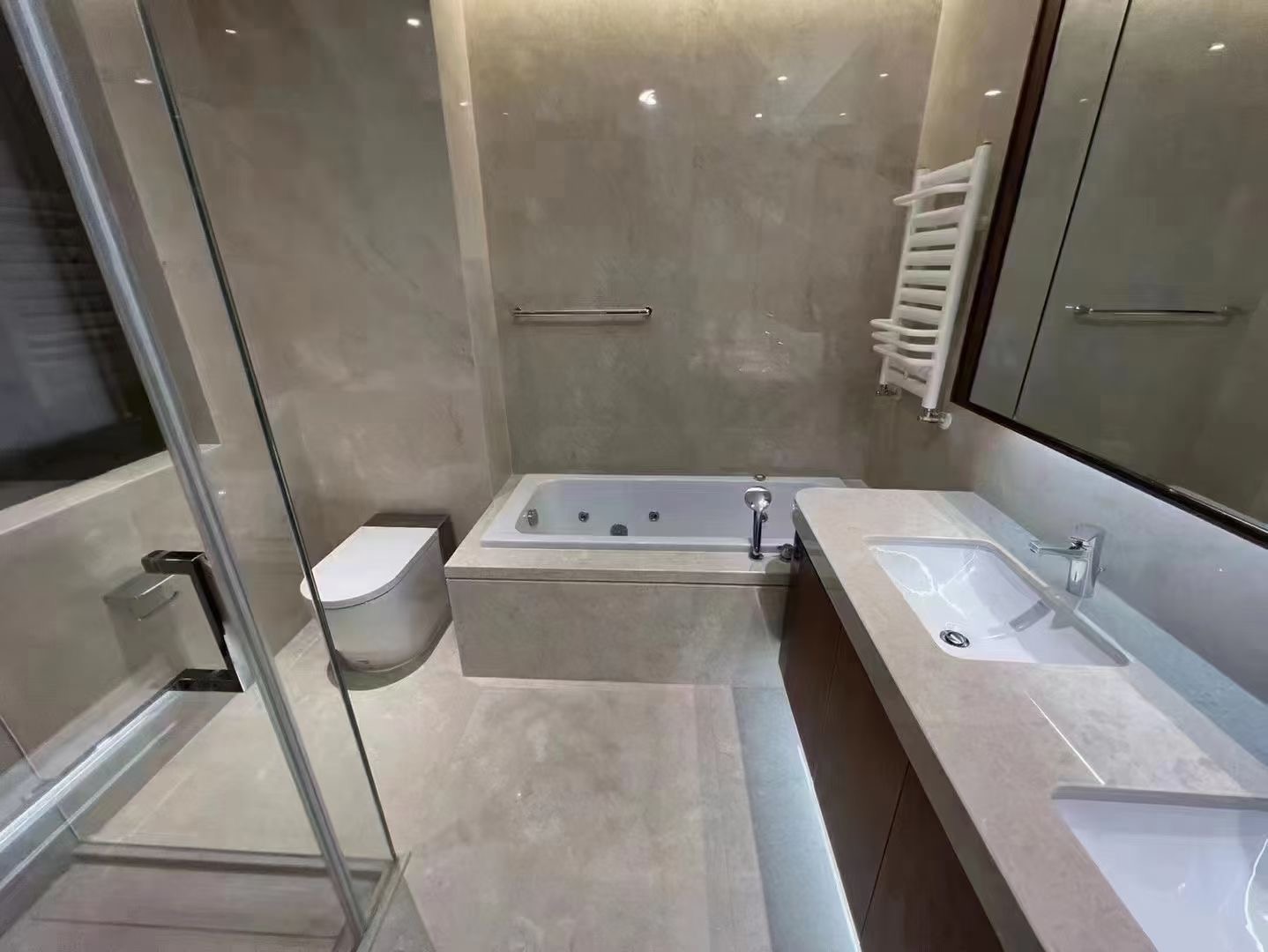 Vanité de salle de bain moderne