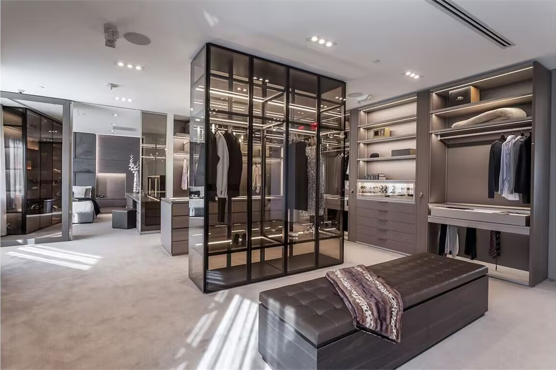 Walk in Wardrobe & Closet