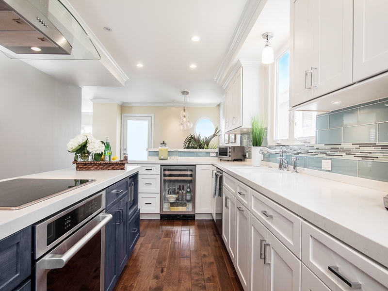 belle armoire de cuisine avec panneau shaker