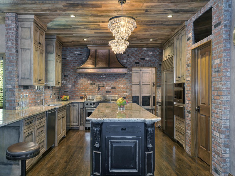 Armoires de cuisine en bois massif de style rustique avec une belle décoration
