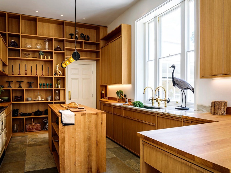 Armoires de cuisine à panneaux en bois massif de style moderne avec étagères ouvertes