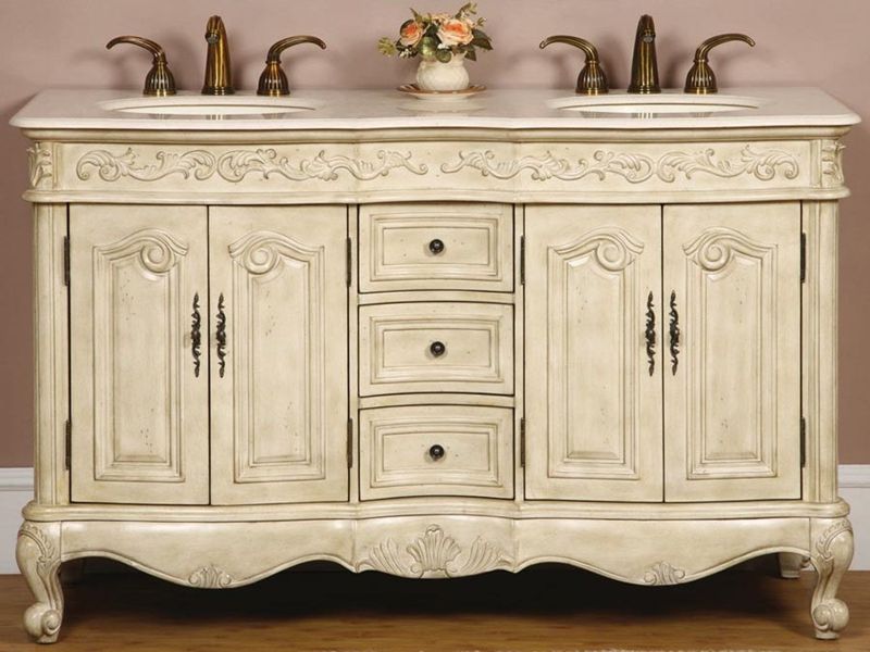 Armoire de salle de bain en bois massif finement sculpté de style français de luxe léger avec finition vieillie