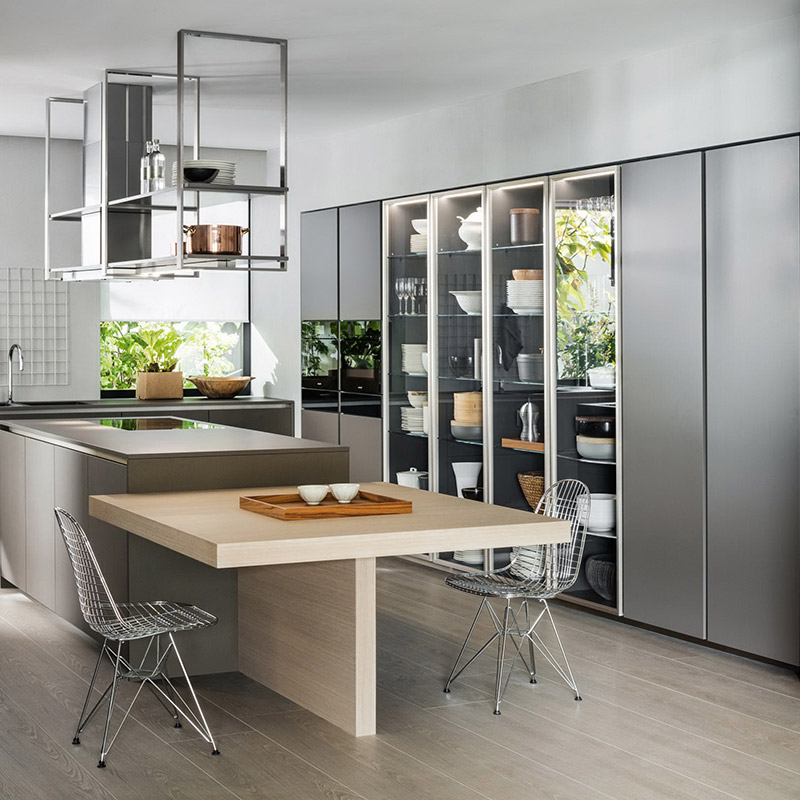 Large-capacity kitchen cabinets